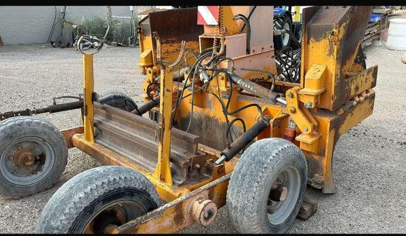 Capilla CRF-2 - Grader: das Bild 2 Capilla CRF-2 - Grader: das Bild 2