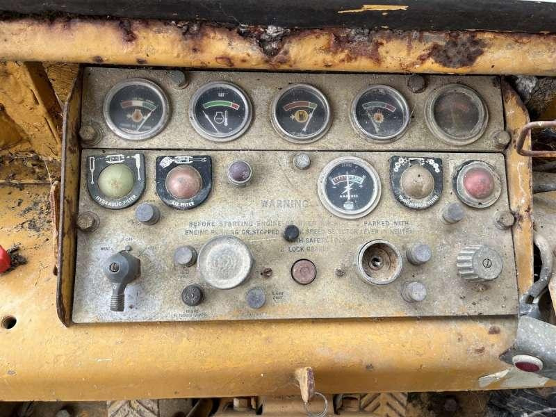 Walzenzug Caterpillar 825 + porte engins: das Bild 40