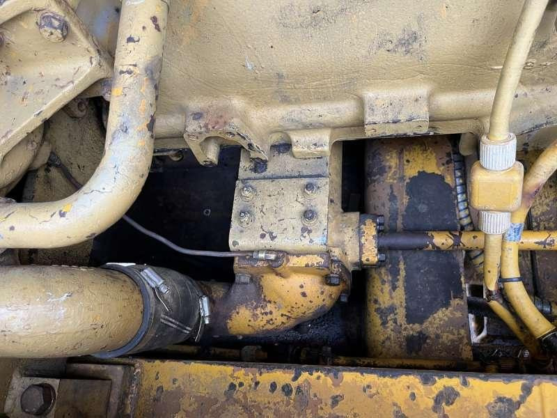 Walzenzug Caterpillar 825 + porte engins: das Bild 32