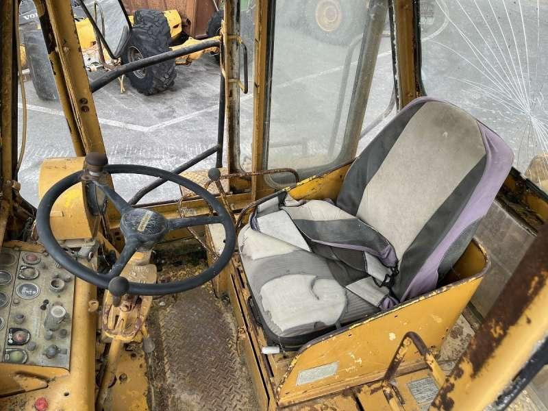 Walzenzug Caterpillar 825 + porte engins: das Bild 37