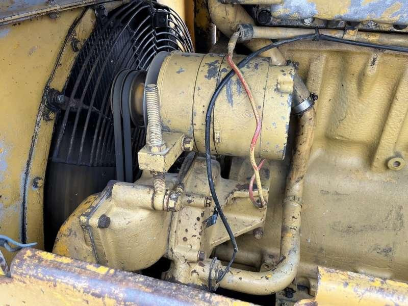 Walzenzug Caterpillar 825 + porte engins: das Bild 28