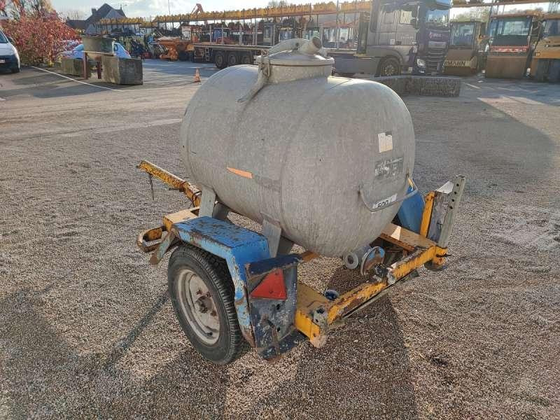 Courant 500 LITRES A EAU - Tank: das Bild 5 Courant 500 LITRES A EAU - Tank: das Bild 5