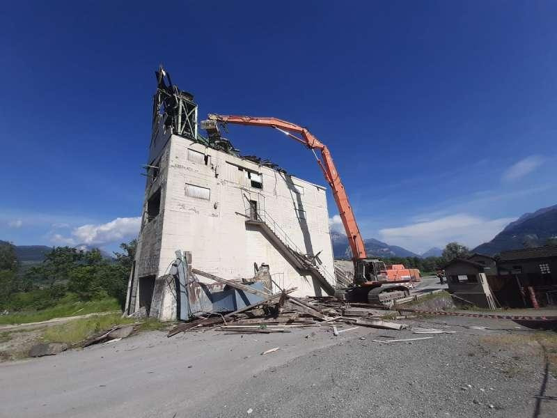 Hitachi EX400LC - Abrissbagger: das Bild 4 Hitachi EX400LC - Abrissbagger: das Bild 4