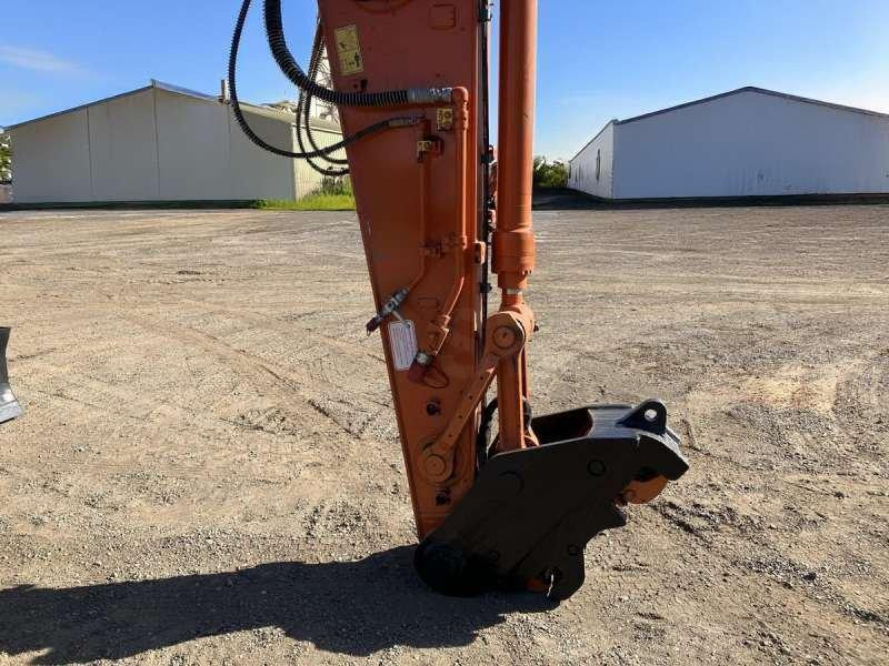 Hitachi ZX180W-7 - Mobilbagger: das Bild 5 Hitachi ZX180W-7 - Mobilbagger: das Bild 5