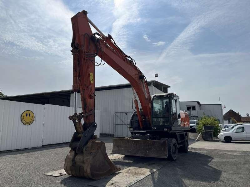 Hitachi ZX210W-3 - Mobilbagger: das Bild 2 Hitachi ZX210W-3 - Mobilbagger: das Bild 2