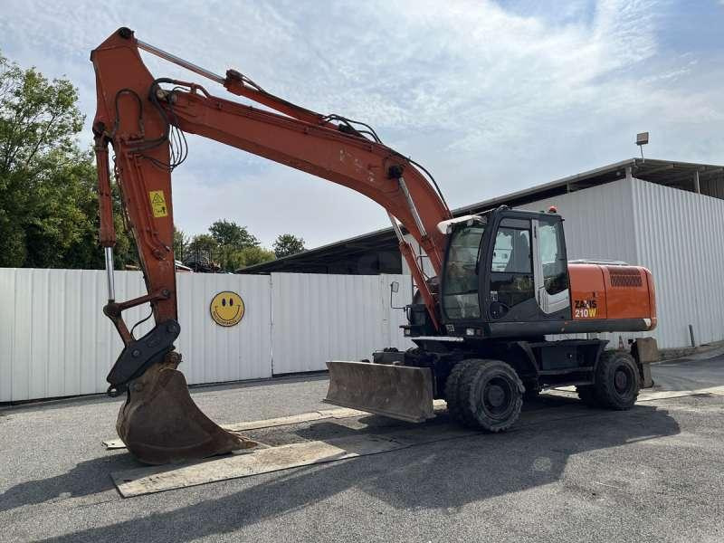 Hitachi ZX210W-3 - Mobilbagger: das Bild 3 Hitachi ZX210W-3 - Mobilbagger: das Bild 3