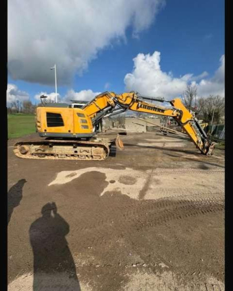 Liebherr R926 COMPACT - Kettenbagger: das Bild 3 Liebherr R926 COMPACT - Kettenbagger: das Bild 3