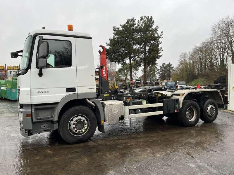 Mercedes ACTROS 2544 - Abrollkipper: das Bild 3 Mercedes ACTROS 2544 - Abrollkipper: das Bild 3