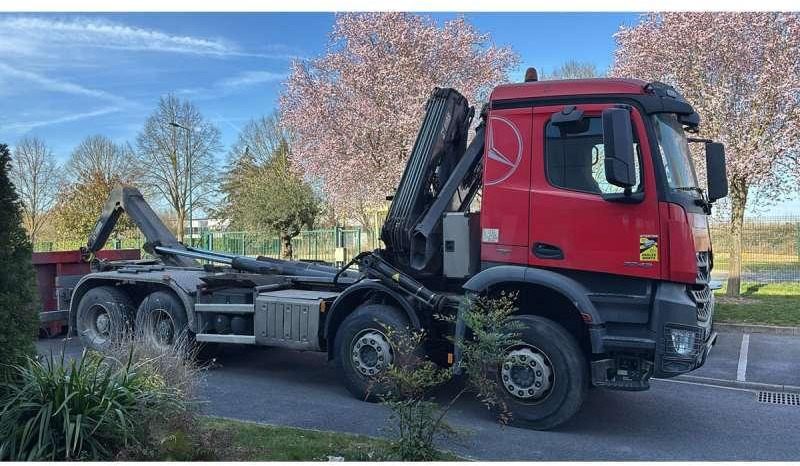 Mercedes GRUE AROCS 3243 8X4 - Abrollkipper: das Bild 1 Mercedes GRUE AROCS 3243 8X4 - Abrollkipper: das Bild 1