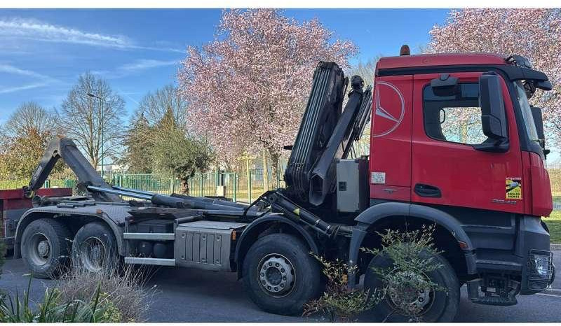 Mercedes GRUE AROCS 3243 8X4 - Abrollkipper: das Bild 2 Mercedes GRUE AROCS 3243 8X4 - Abrollkipper: das Bild 2