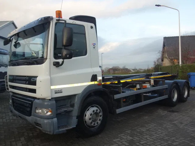 DAF 85.410 CF 6X4 STEEL SPRINGS MANUAL GEARBOX - Abrollkipper: das Bild 3 DAF 85.410 CF 6X4 STEEL SPRINGS MANUAL GEARBOX - Abrollkipper: das Bild 3