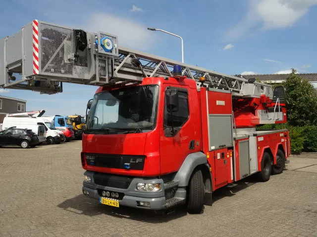 DAF LF 55.250 METZ 30 meter - Feuerwehrfahrzeug: das Bild 2 DAF LF 55.250 METZ 30 meter - Feuerwehrfahrzeug: das Bild 2