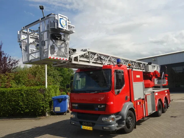 DAF LF 55.250 METZ 30 meter - Feuerwehrfahrzeug: das Bild 5 DAF LF 55.250 METZ 30 meter - Feuerwehrfahrzeug: das Bild 5