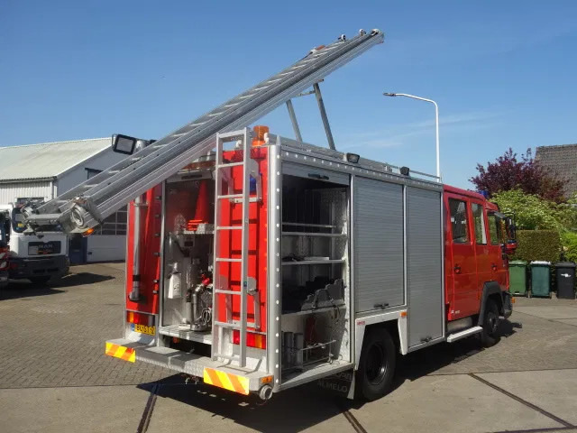 MAN LE 220C GODIVA POMP 2000 LITER TANK,MANUAL GEARBOX - Feuerwehrfahrzeug: das Bild 3 MAN LE 220C GODIVA POMP 2000 LITER TANK,MANUAL GEARBOX - Feuerwehrfahrzeug: das Bild 3