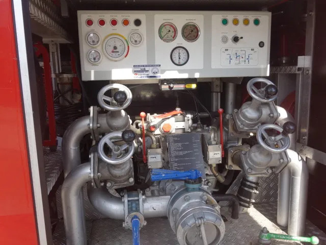 Feuerwehrfahrzeug MAN LE 250 godiva pump with holmatro set: das Bild 20
