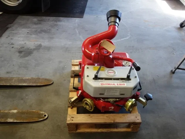 Mercedes-Benz 1325 MOBIL WATER CANON - Feuerwehrfahrzeug: das Bild 1 Mercedes-Benz 1325 MOBIL WATER CANON - Feuerwehrfahrzeug: das Bild 1