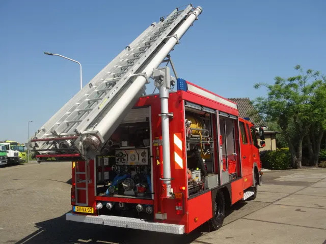 Mercedes-Benz Atego 1426 ziegler pump - Feuerwehrfahrzeug: das Bild 5 Mercedes-Benz Atego 1426 ziegler pump - Feuerwehrfahrzeug: das Bild 5