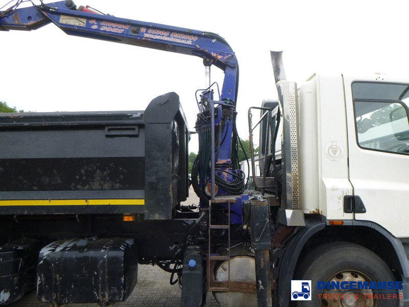 Autokran DAF CF 75.310 6x4 RHD tipper + HMF 1144 K-1 + grapple: das Bild 9