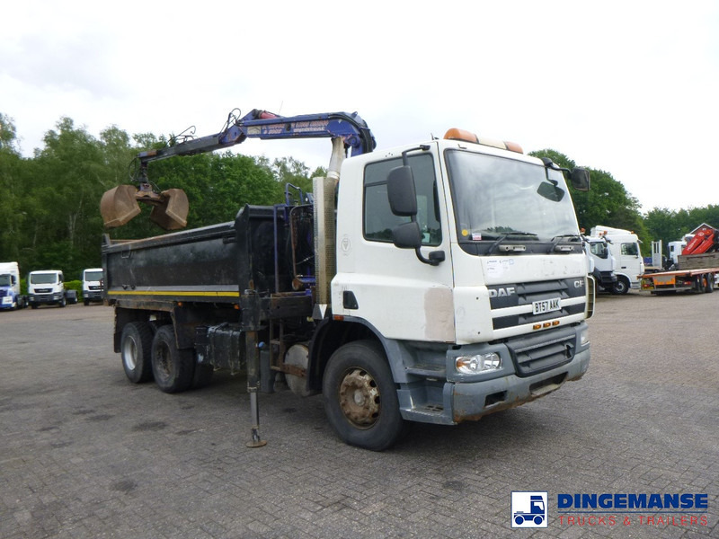 Autokran DAF CF 75.310 6x4 RHD tipper + HMF 1144 K-1 + grapple: das Bild 6