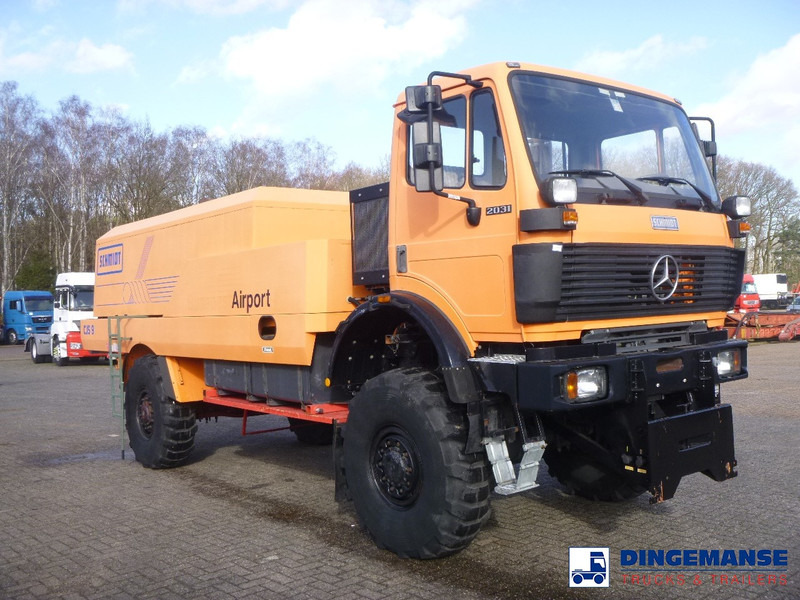 Mercedes-Benz SK 2031 4x4x4 Schmidt CJS9 airport sweeper snow plough - Schneeräumfahrzeug: das Bild 5 Mercedes-Benz SK 2031 4x4x4 Schmidt CJS9 airport sweeper snow plough - Schneeräumfahrzeug: das Bild 5