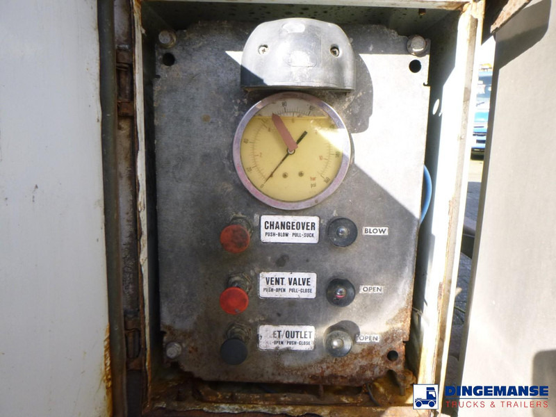 Tankauflieger WHALE Vacuum tank inox 29 m3 / 1 comp + engine: das Bild 15