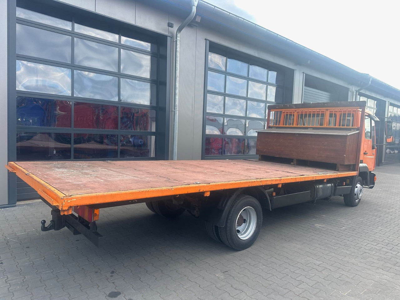 MAN 8.163 Pritsche - Pritsche LKW: das Bild 4 MAN 8.163 Pritsche - Pritsche LKW: das Bild 4
