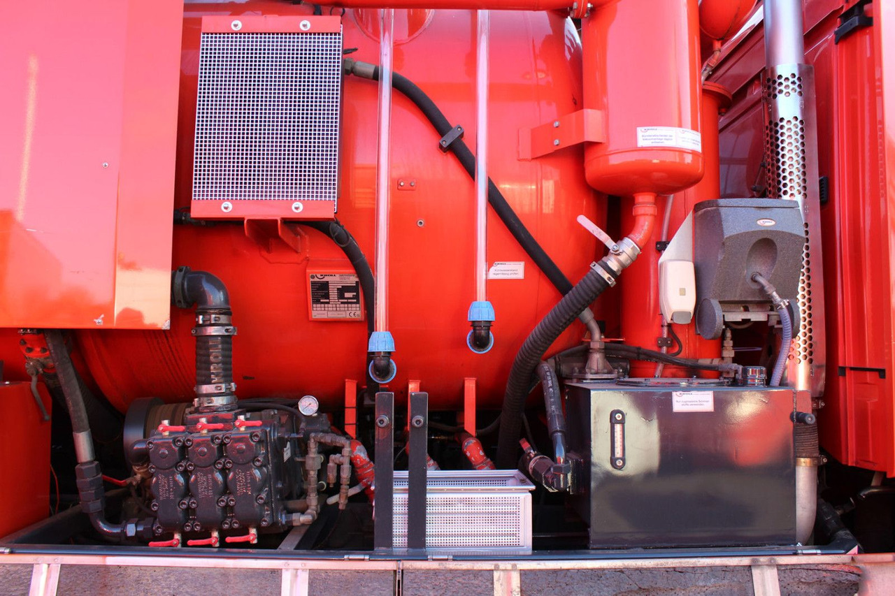 Saug-/ Spülfahrzeug Scania R560 V8 8x4 Kroll 20m³ WRG 2x HD-Pumpe 620 Liter: das Bild 13