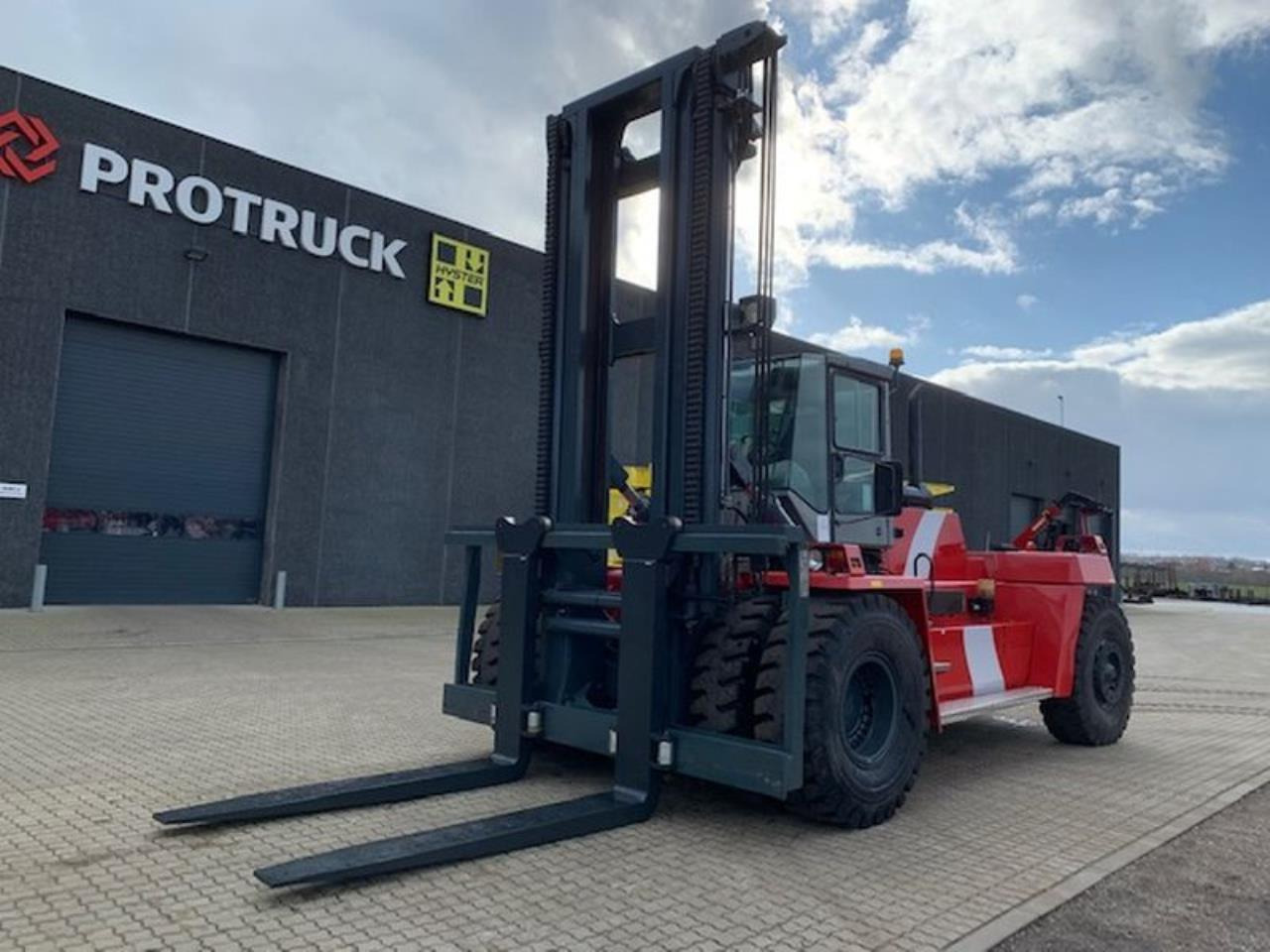 Kalmar DCD320-12LB - Dieselstapler: das Bild 2 Kalmar DCD320-12LB - Dieselstapler: das Bild 2