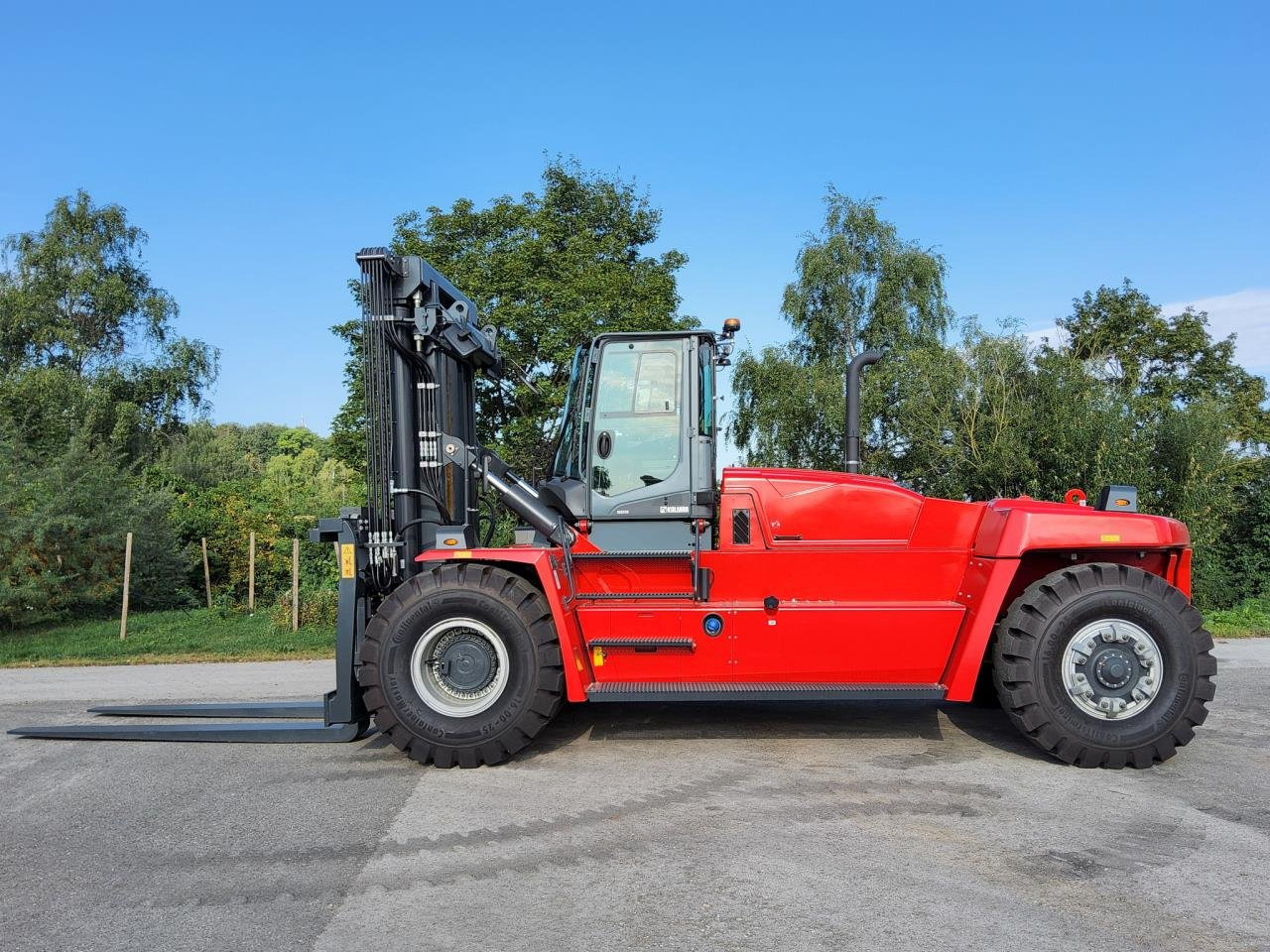 Kalmar DCG330-12 - Dieselstapler: das Bild 1 Kalmar DCG330-12 - Dieselstapler: das Bild 1