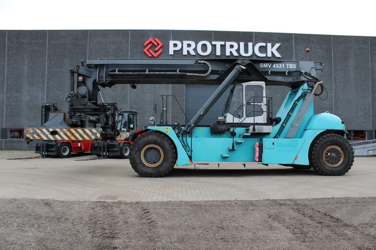 SMV 4531 TB5 - Reach stacker: das Bild 1 SMV 4531 TB5 - Reach stacker: das Bild 1