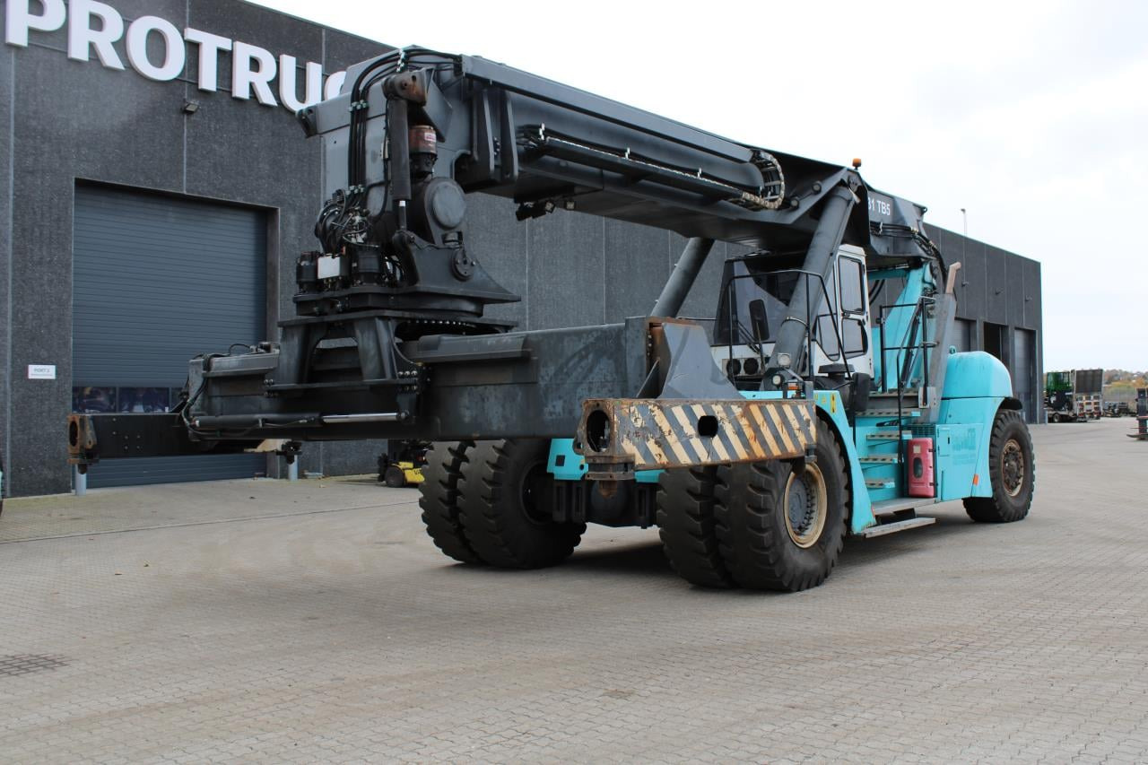 SMV 4531 TB5 - Reach stacker: das Bild 2 SMV 4531 TB5 - Reach stacker: das Bild 2