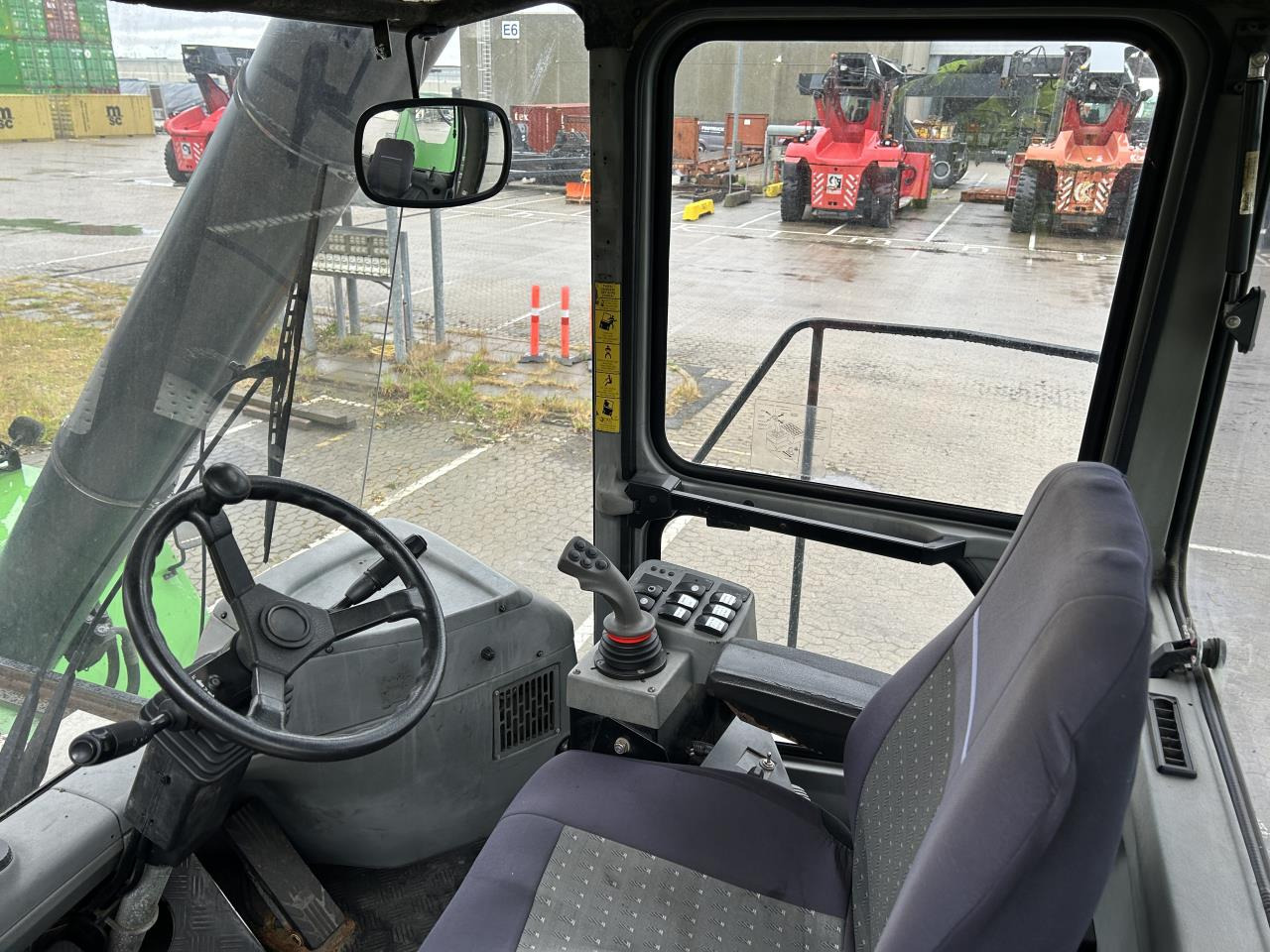 SMV SC4537 CBX5 - Reach stacker: das Bild 4 SMV SC4537 CBX5 - Reach stacker: das Bild 4