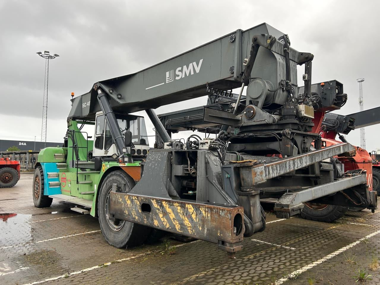 SMV SC4537 CBX5 - Reach stacker: das Bild 1 SMV SC4537 CBX5 - Reach stacker: das Bild 1