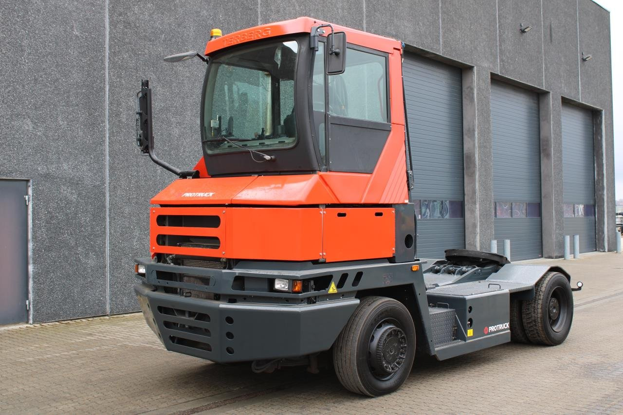 Terberg RT222 - Terminaltraktor: das Bild 2 Terberg RT222 - Terminaltraktor: das Bild 2