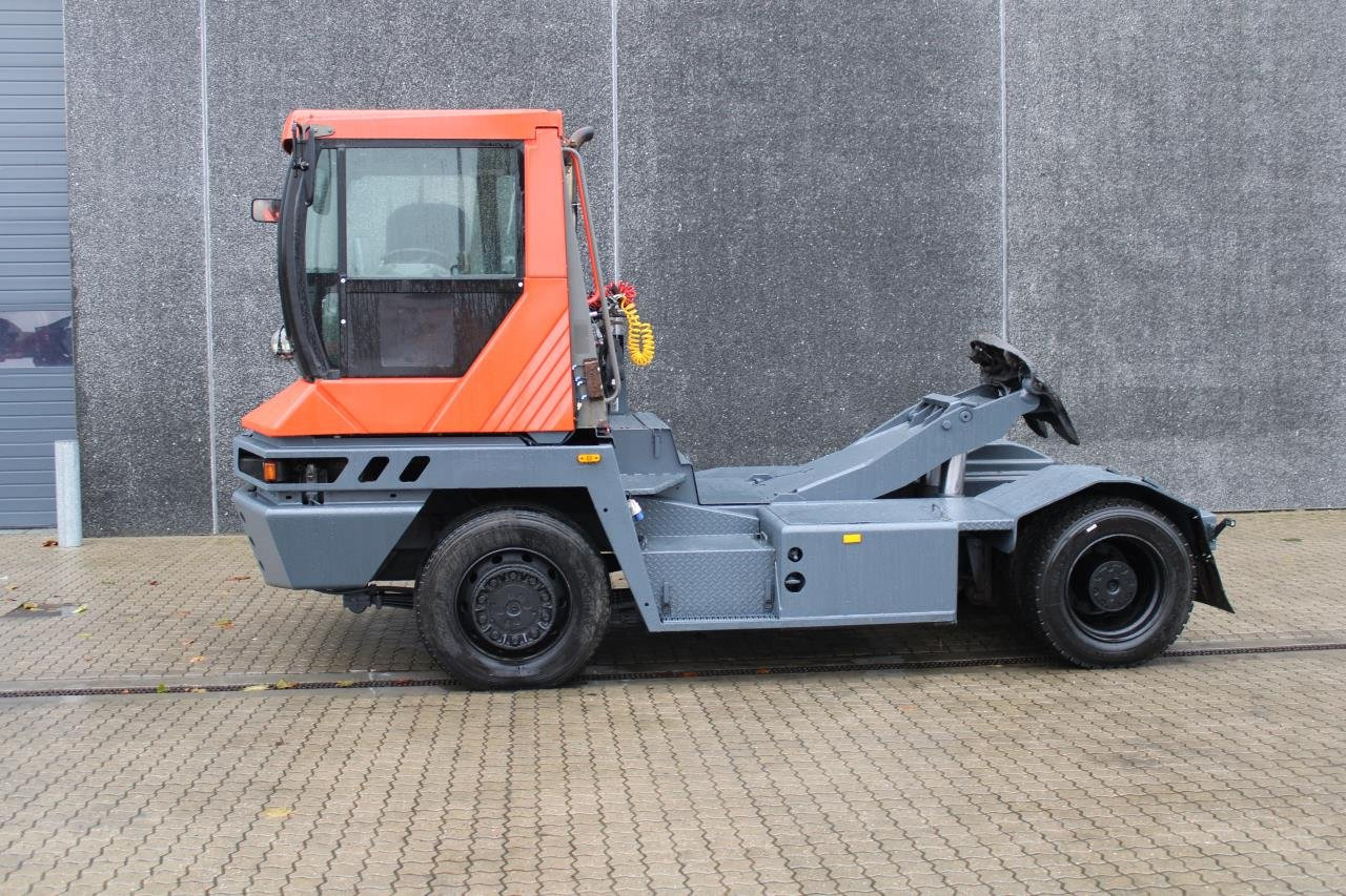 Terberg RT222 - Terminaltraktor: das Bild 1 Terberg RT222 - Terminaltraktor: das Bild 1