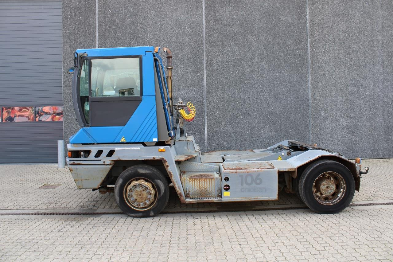 Terberg RT222 - Terminaltraktor: das Bild 1 Terberg RT222 - Terminaltraktor: das Bild 1