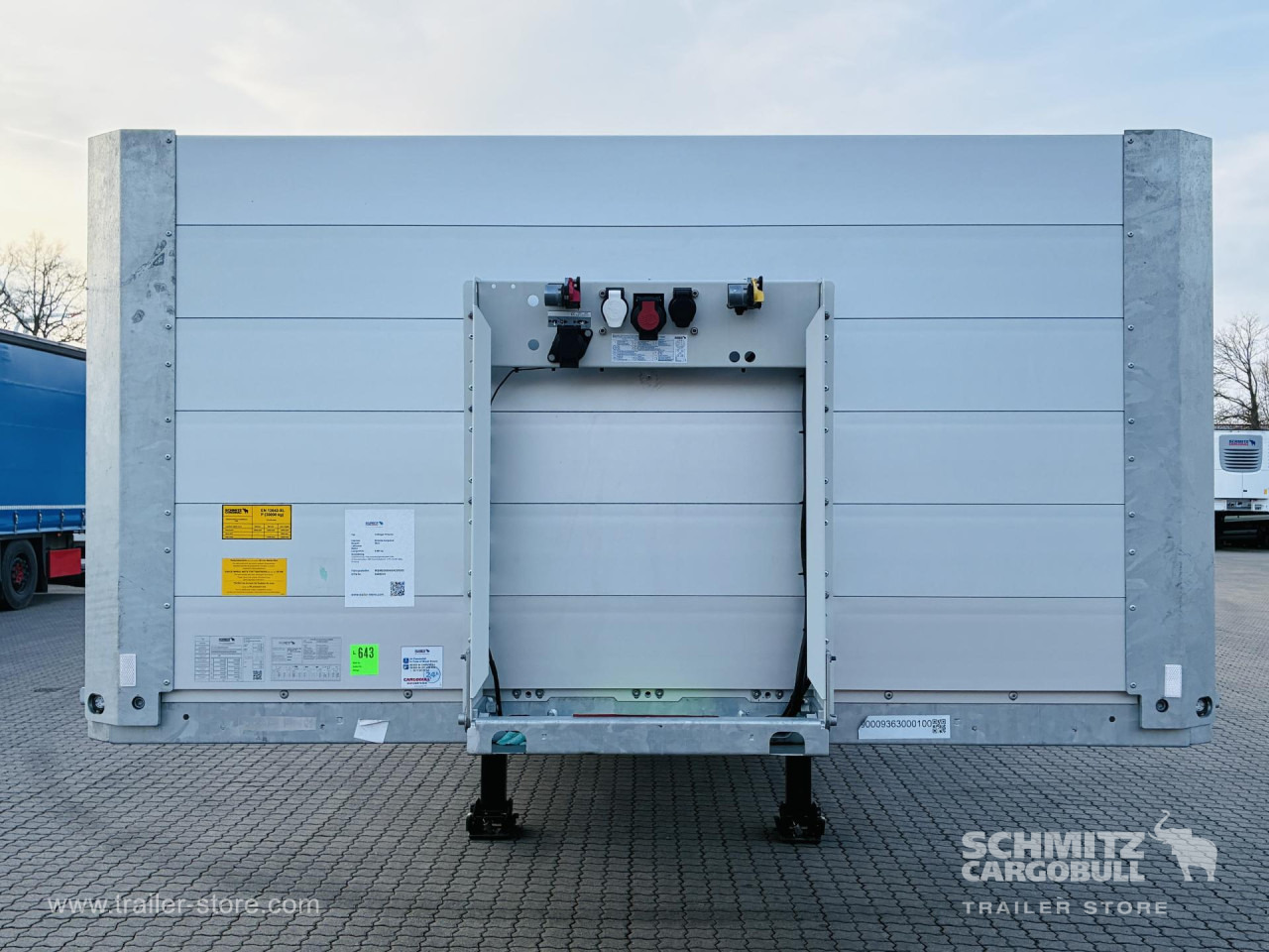 SCHMITZ Auflieger Pritsche - Pritschenauflieger/ Plattformauflieger: das Bild 2 SCHMITZ Auflieger Pritsche - Pritschenauflieger/ Plattformauflieger: das Bild 2