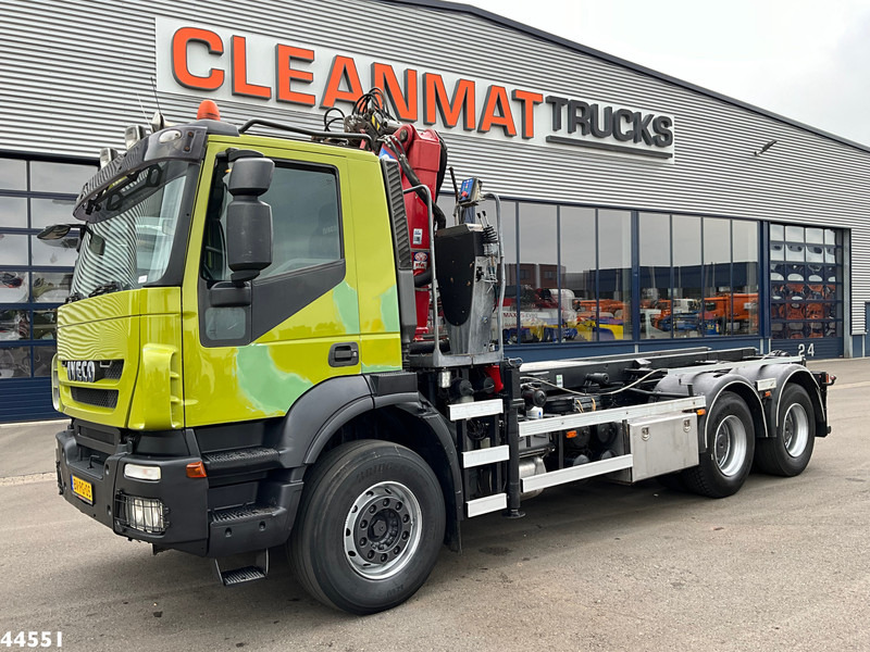 Iveco AD260T41 6x4 HMF 16 Tonmeter Z-kraan - Seil Abrollkipper, Autokran: das Bild 2 Iveco AD260T41 6x4 HMF 16 Tonmeter Z-kraan - Seil Abrollkipper, Autokran: das Bild 2