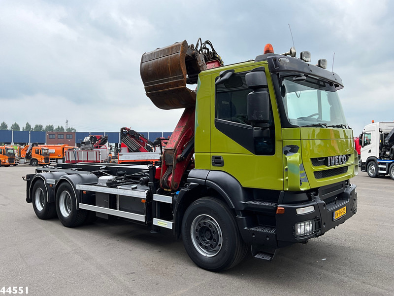 Iveco AD260T41 6x4 HMF 16 Tonmeter Z-kraan - Seil Abrollkipper, Autokran: das Bild 3 Iveco AD260T41 6x4 HMF 16 Tonmeter Z-kraan - Seil Abrollkipper, Autokran: das Bild 3