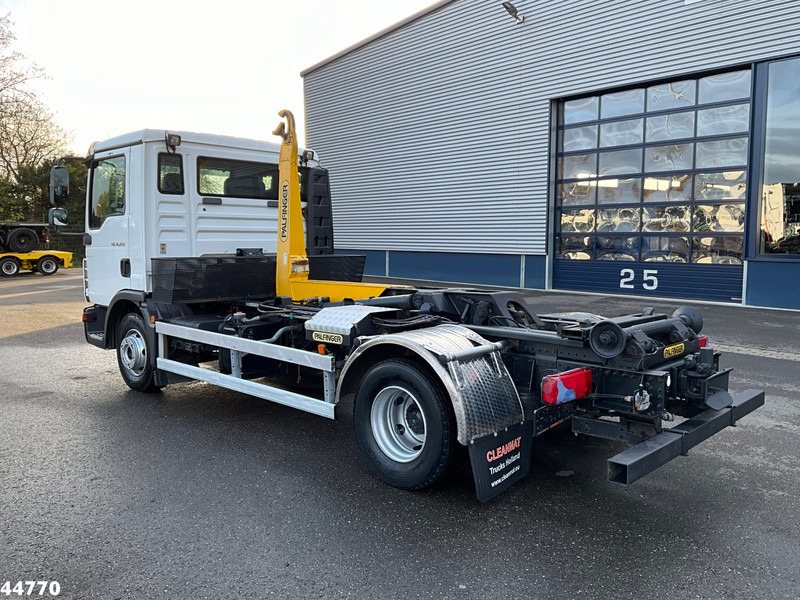 MAN TGL 12.250 Palfinger haakarmsysteem - Abrollkipper: das Bild 4 MAN TGL 12.250 Palfinger haakarmsysteem - Abrollkipper: das Bild 4