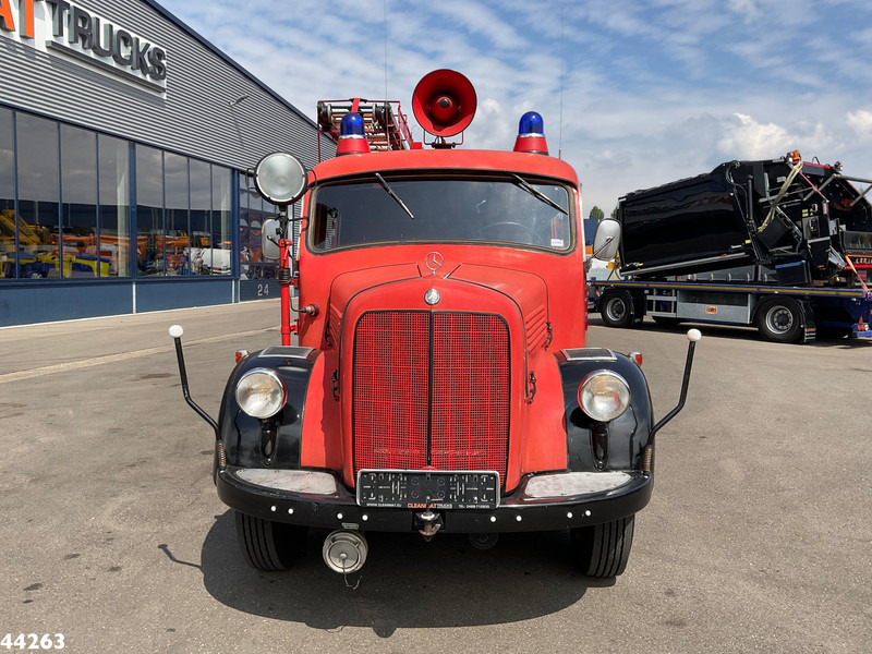 Feuerwehrfahrzeug Mercedes-Benz LF 311 Oldtimer Feuerwehrfahrzeug Just 35.940 km!: das Bild 9