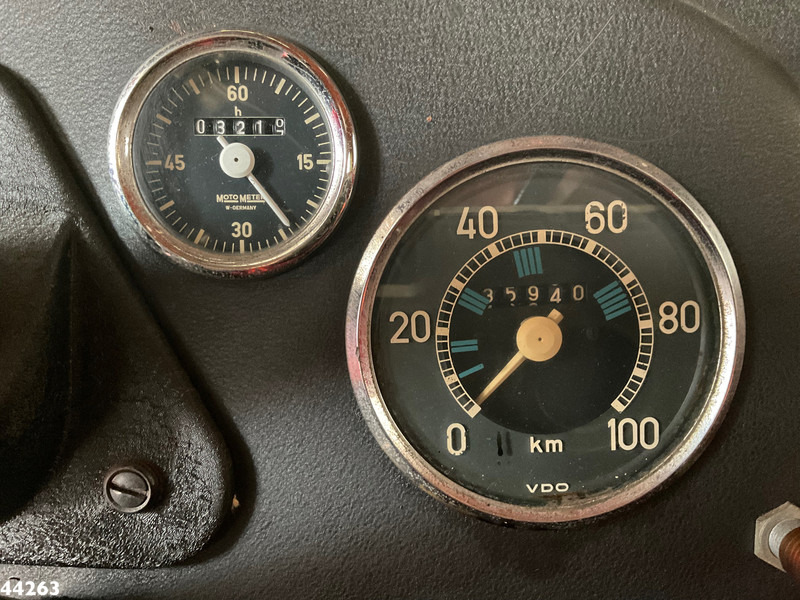 Feuerwehrfahrzeug Mercedes-Benz LF 311 Oldtimer Feuerwehrfahrzeug Just 35.940 km!: das Bild 19