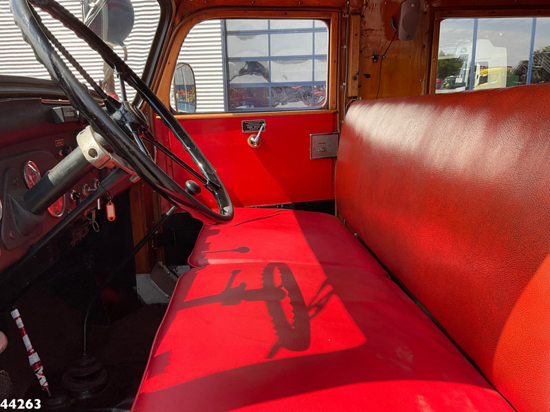 Feuerwehrfahrzeug Mercedes-Benz LF 311 Oldtimer Feuerwehrfahrzeug Just 35.940 km!: das Bild 8