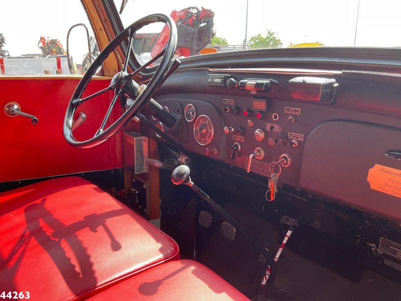 Feuerwehrfahrzeug Mercedes-Benz LF 311 Oldtimer Feuerwehrfahrzeug Just 35.940 km!: das Bild 15