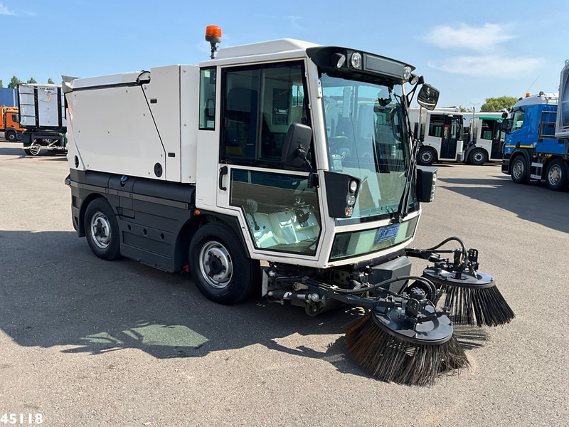 Schmidt Swingo Compact 200 Euro 6 - Kehrmaschine: das Bild 4 Schmidt Swingo Compact 200 Euro 6 - Kehrmaschine: das Bild 4