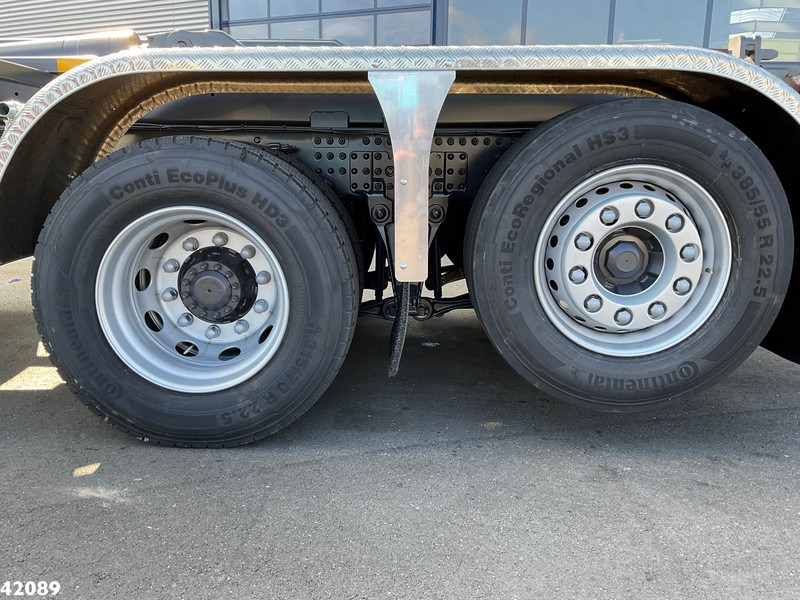Abrollkipper, Autokran Volvo FM 430 HMF 23 ton/meter laadkraan: das Bild 10