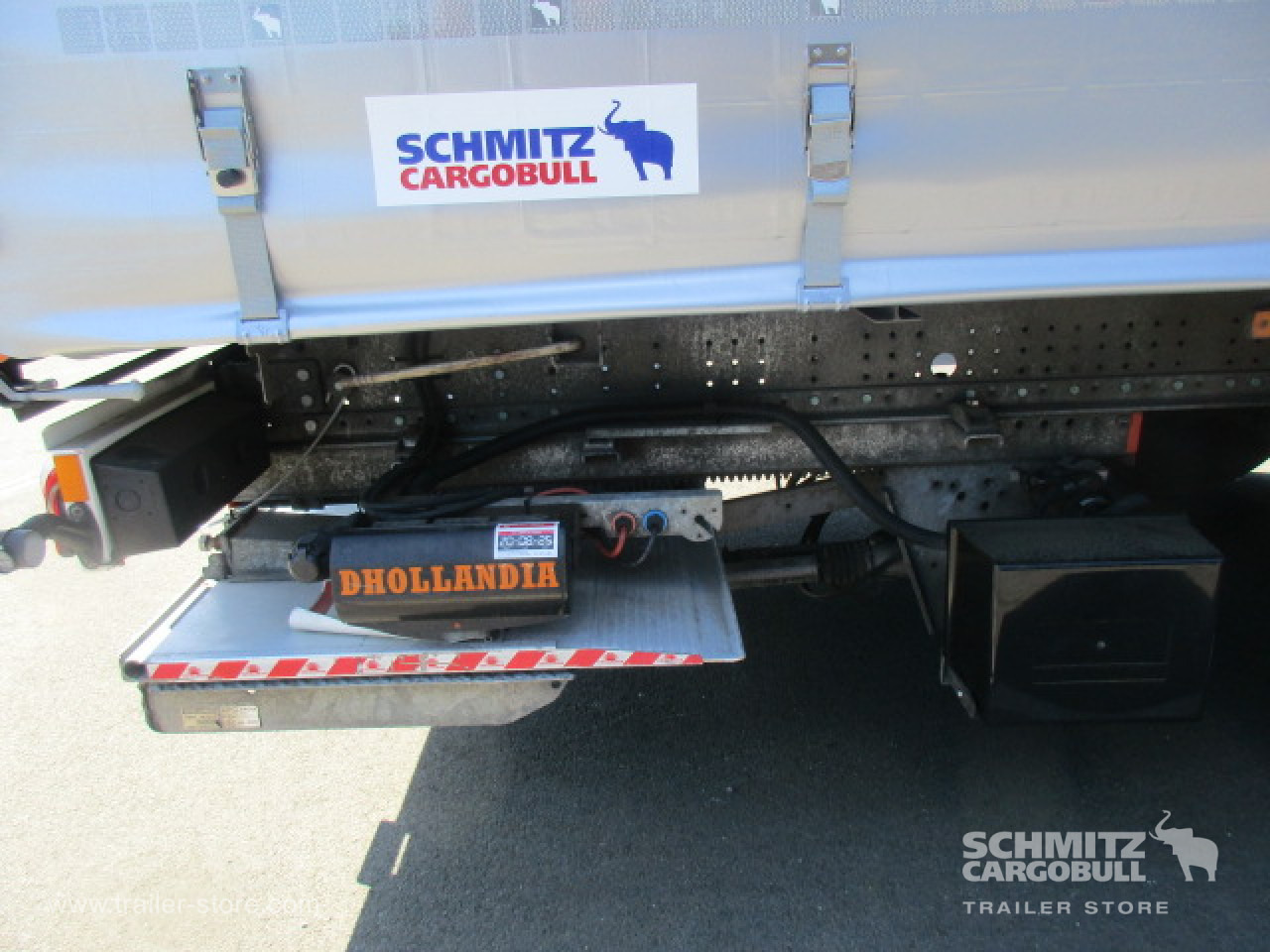 SCHMITZ Curtainsider Standard Taillift - Planenauflieger: das Bild 3 SCHMITZ Curtainsider Standard Taillift - Planenauflieger: das Bild 3