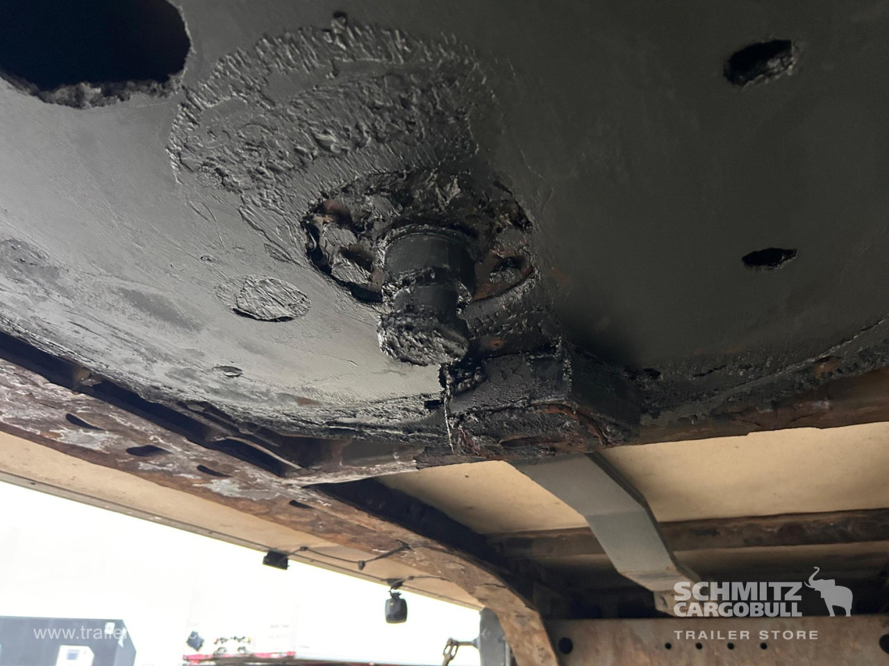 KRONE Reefer Standard Taillift - Isotherm Auflieger: das Bild 4 KRONE Reefer Standard Taillift - Isotherm Auflieger: das Bild 4