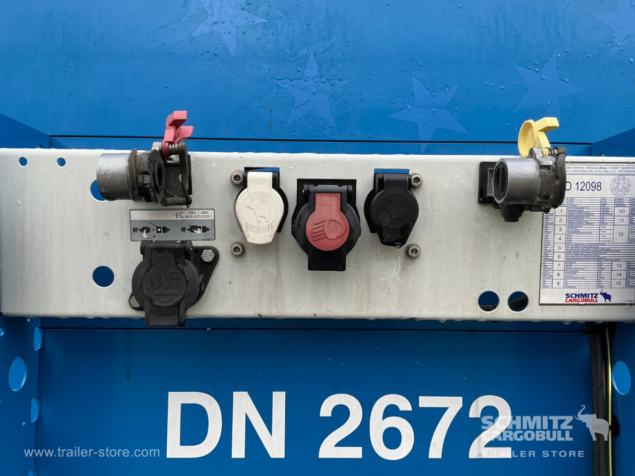 SCHMITZ Curtainsider Mega - Planenauflieger: das Bild 4 SCHMITZ Curtainsider Mega - Planenauflieger: das Bild 4