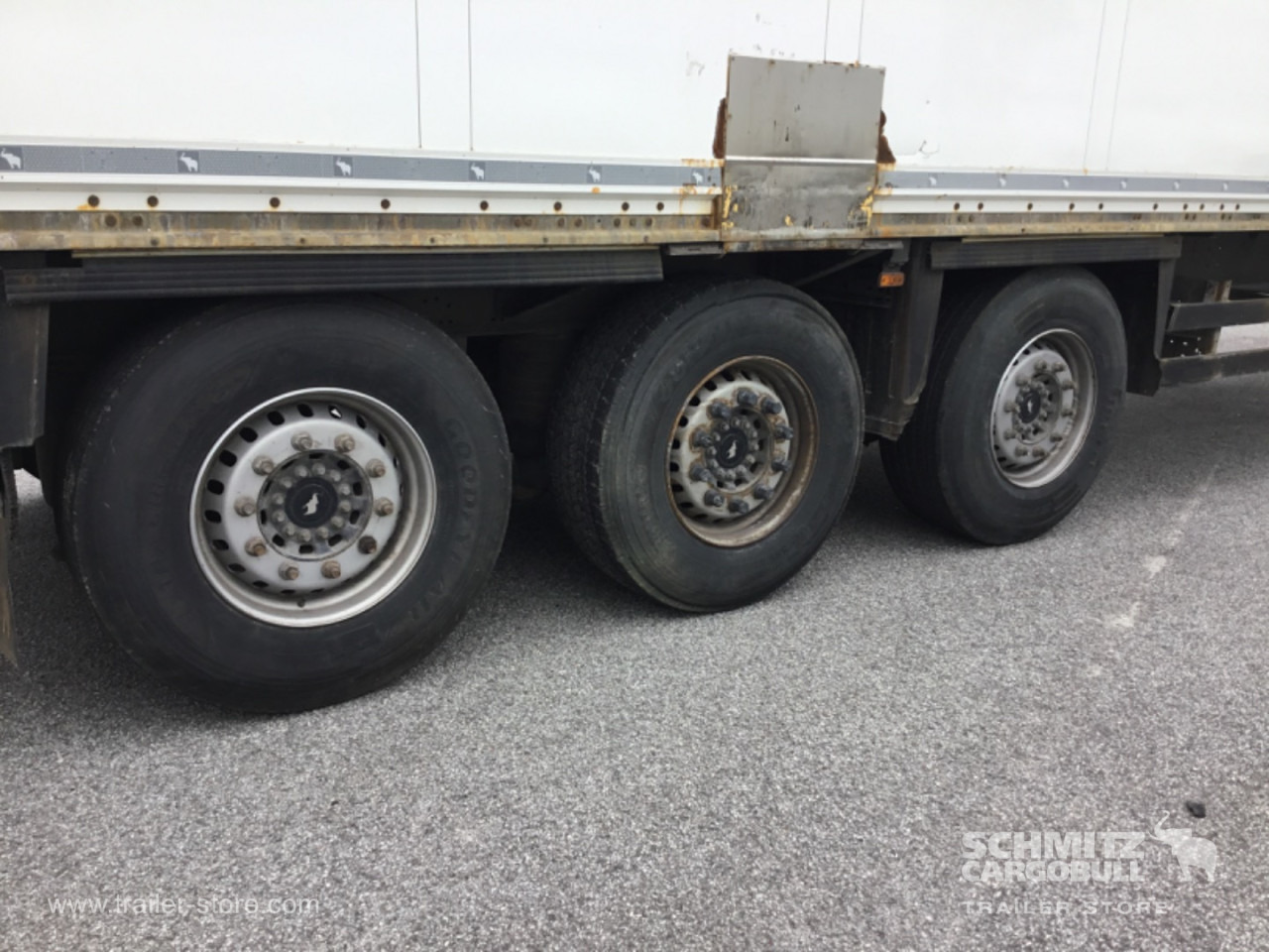 SCHMITZ Dryfreight Standard - Koffer Auflieger: das Bild 2 SCHMITZ Dryfreight Standard - Koffer Auflieger: das Bild 2